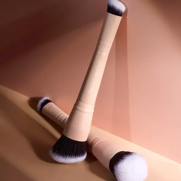 1 - Brocha Snatch and Sculpt Brush