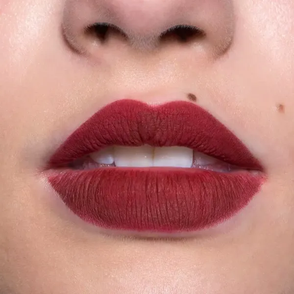 18 - Delineador de Labios MF Cosmetics