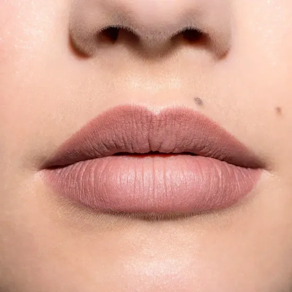 2 - Delineador de Labios MF Cosmetics