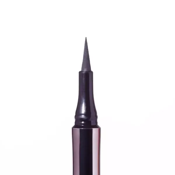 1 - Delineador en Plumín Black Bold