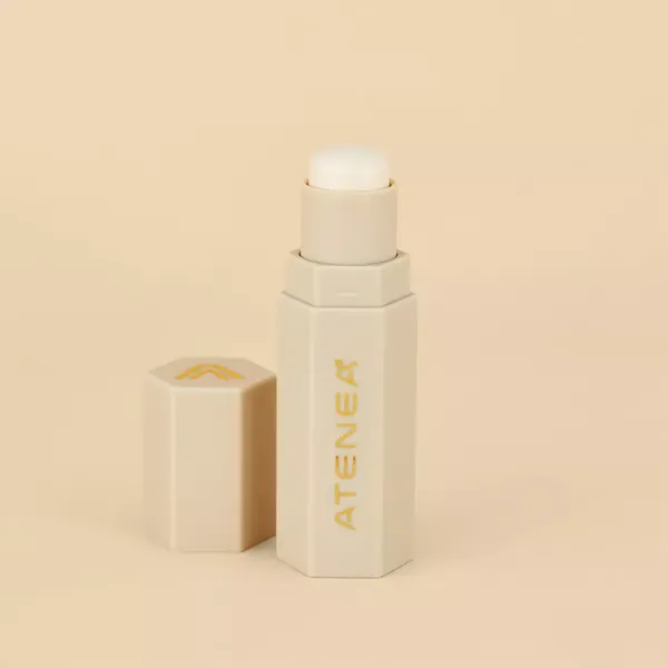1 - Iluminador en Stick Cremoso 2 en 1 Atenea Collection