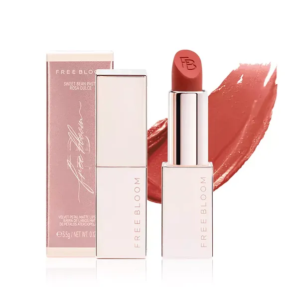 13 - Labial en Barra Velvet Petal Free Bloom