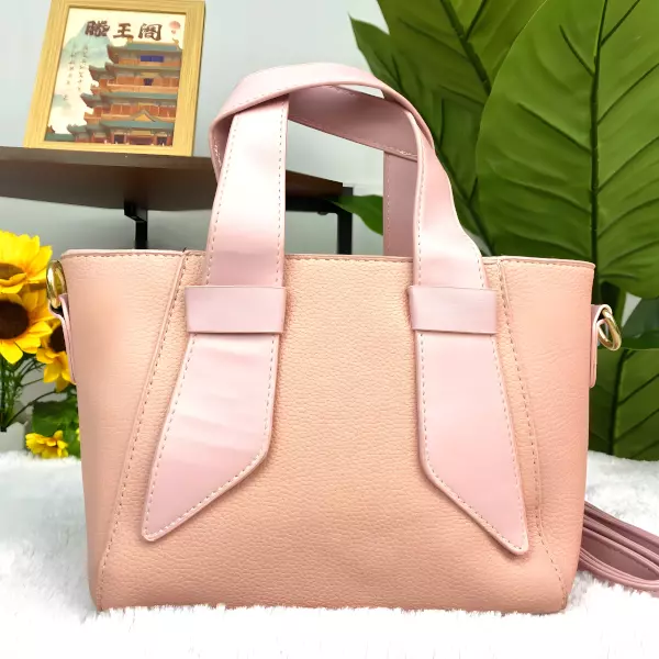 4 - Bolsa de mano tipo Tote con asas de lazo y correa ajustable