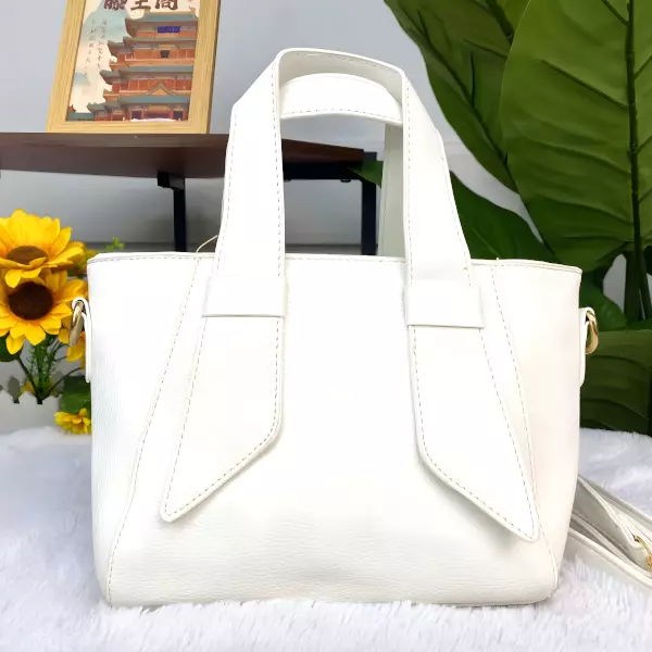 5 - Bolsa de mano tipo Tote con asas de lazo y correa ajustable