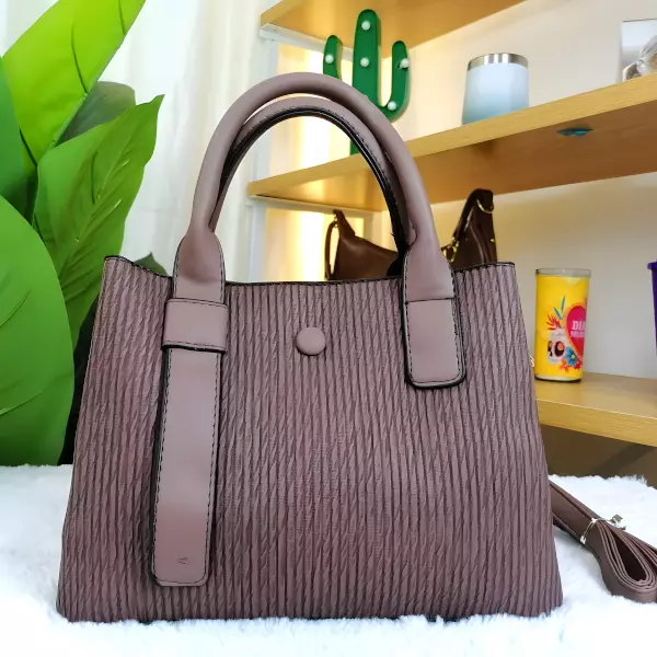 5 - Bolsa de mano tipo Tote lisa con herraje rectangular dorado
