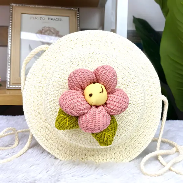 14 - Bolsita infantil redonda tipo sombrero de paja con aplicaciones tiernas