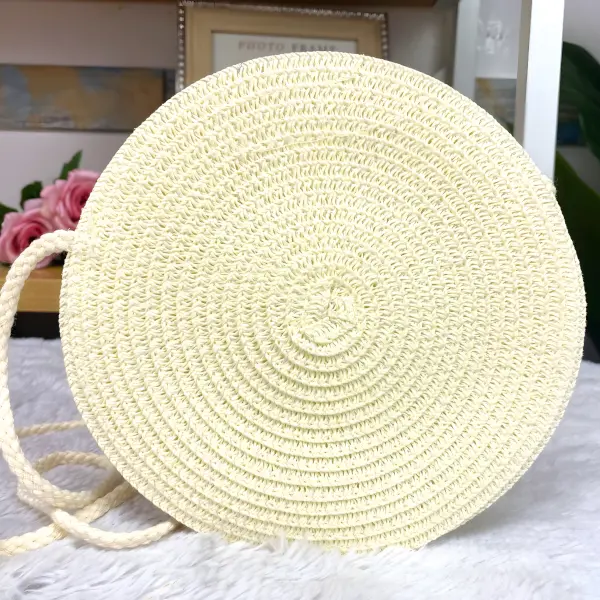 2 - Bolsita infantil redonda tipo sombrero de paja con aplicaciones tiernas