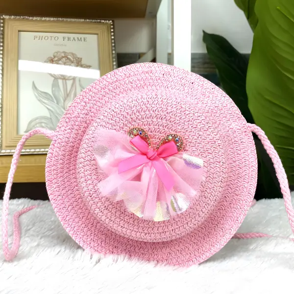 5 - Bolsita infantil redonda tipo sombrero de paja con aplicaciones tiernas