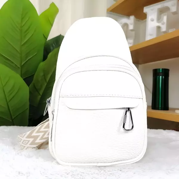 5 - Mini mochila pechera urbana crossbody con múltiples cierres y correa gruesa