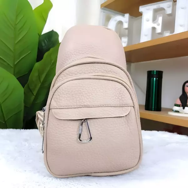 7 - Mini mochila pechera urbana crossbody con múltiples cierres y correa gruesa