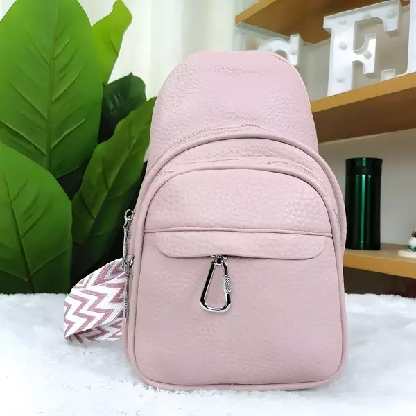 8 - Mini mochila pechera urbana crossbody con múltiples cierres y correa gruesa