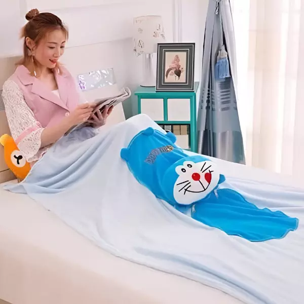 0 - Frasada y Almohada de Peluche Doraemon